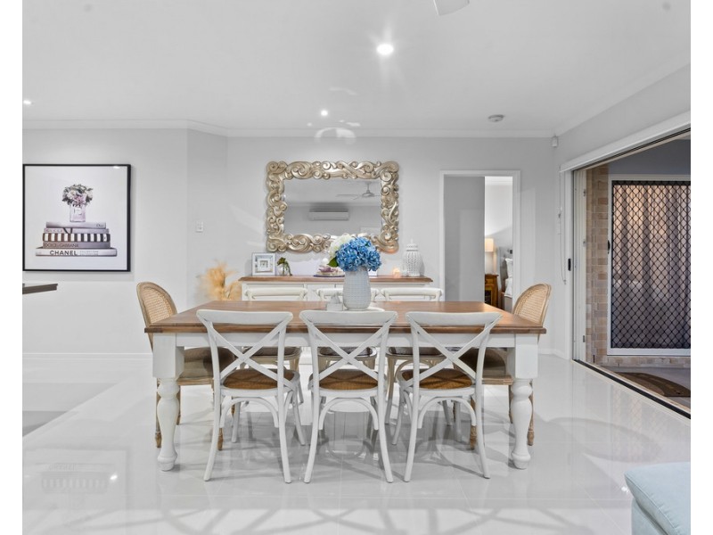 5 Melville Parade, North Lakes QLD 4509