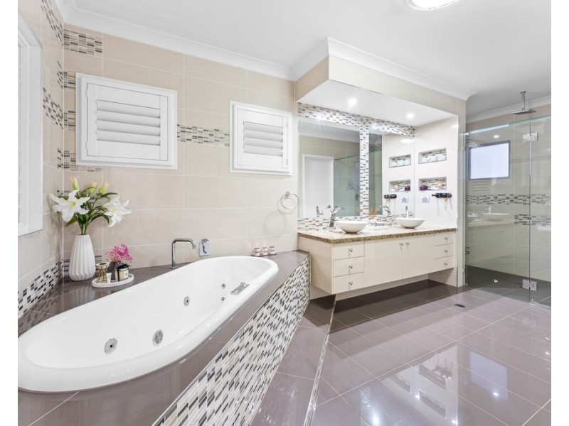 16 Kennedy Court, North Lakes QLD 4509