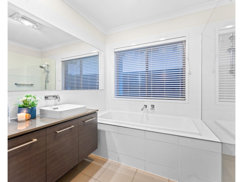 32 Hampden Street, North Lakes QLD 4509