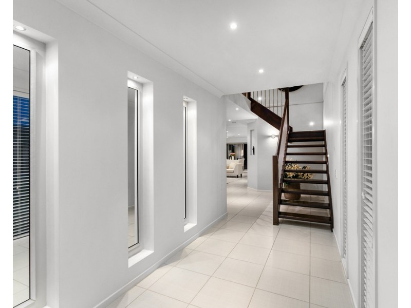 5 Eaton Close, North Lakes QLD 4509