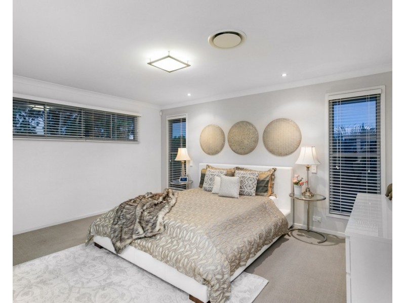 5 Eaton Close, North Lakes QLD 4509