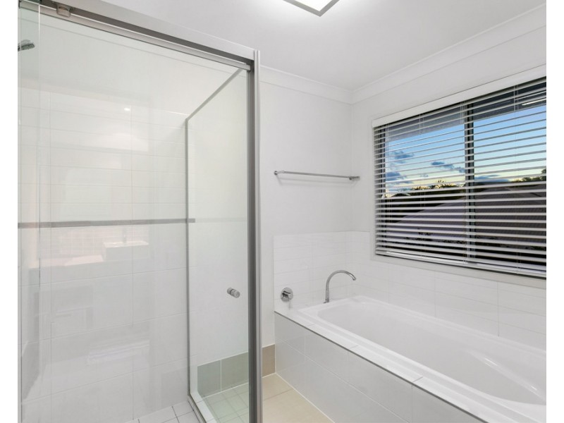 5 Eaton Close, North Lakes QLD 4509