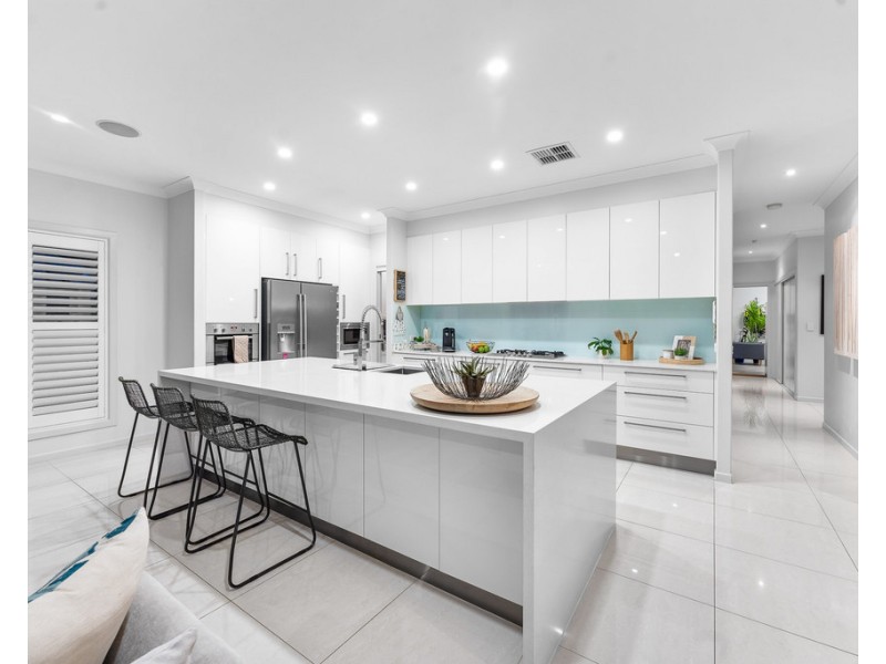 15 Kennedy Court, North Lakes QLD 4509