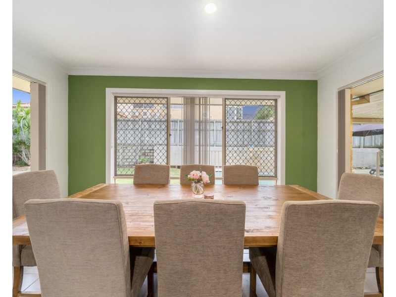 6 Lochern Court, North Lakes QLD 4509