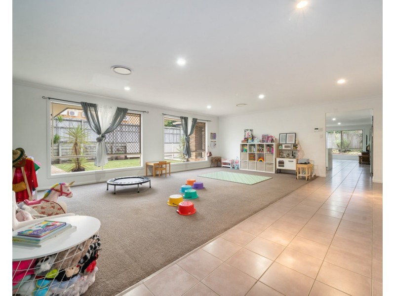 6 Lochern Court, North Lakes QLD 4509