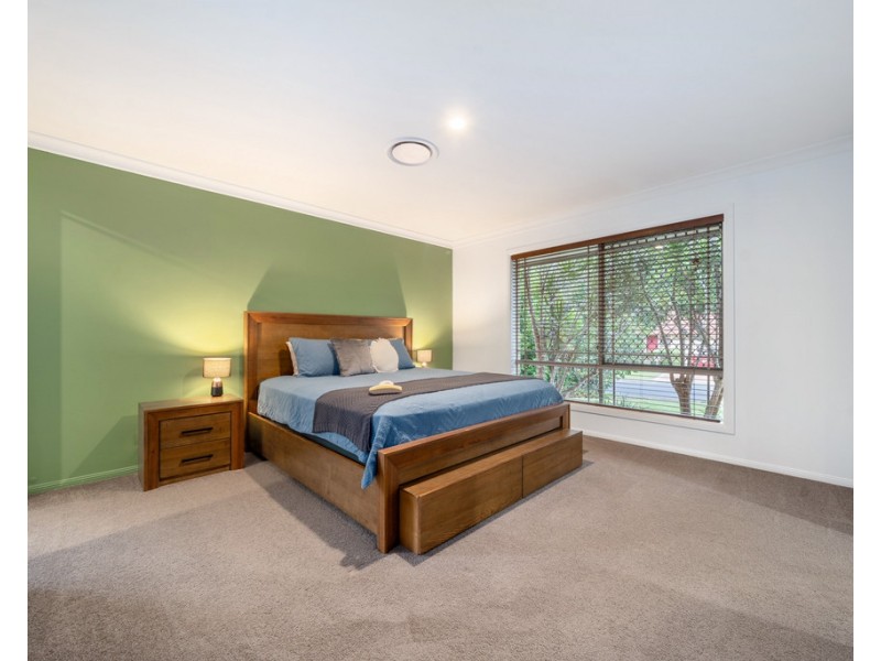 6 Lochern Court, North Lakes QLD 4509