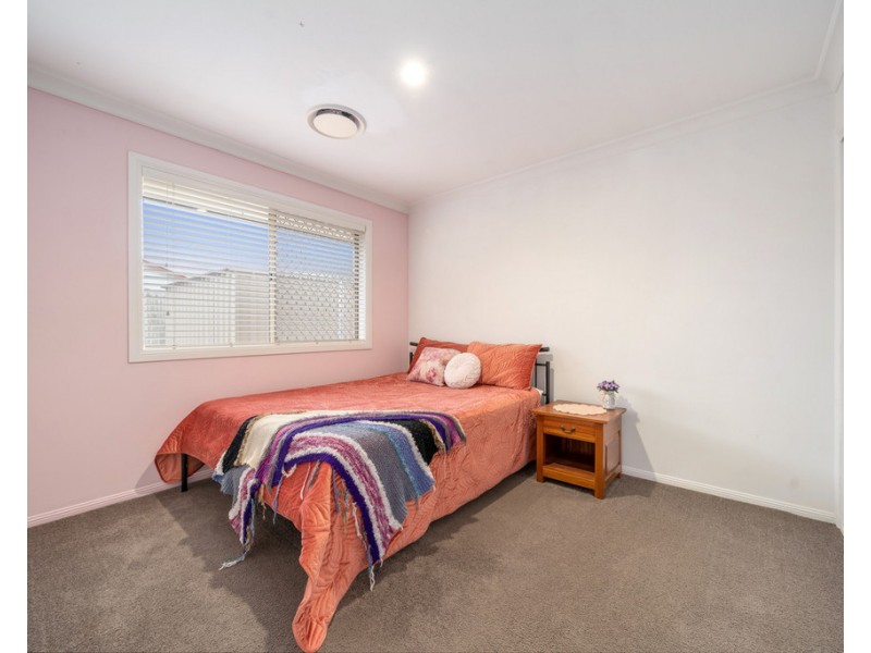 6 Lochern Court, North Lakes QLD 4509