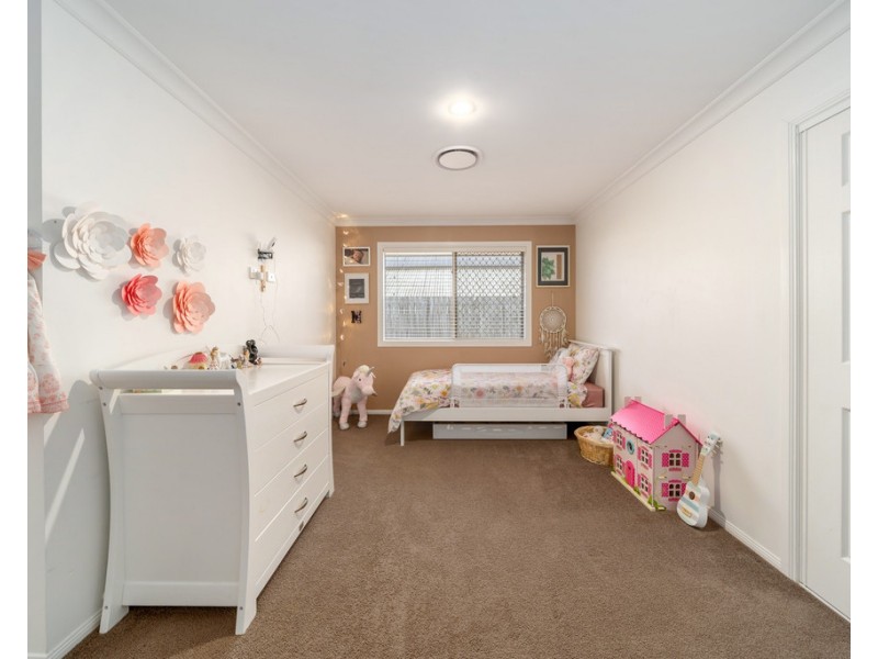 6 Lochern Court, North Lakes QLD 4509