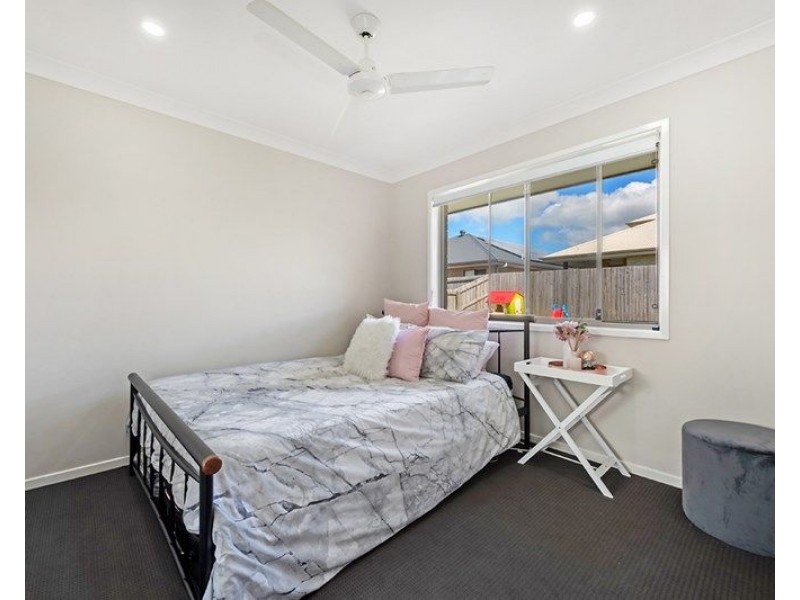 19 Sundown Circuit, North Lakes QLD 4509