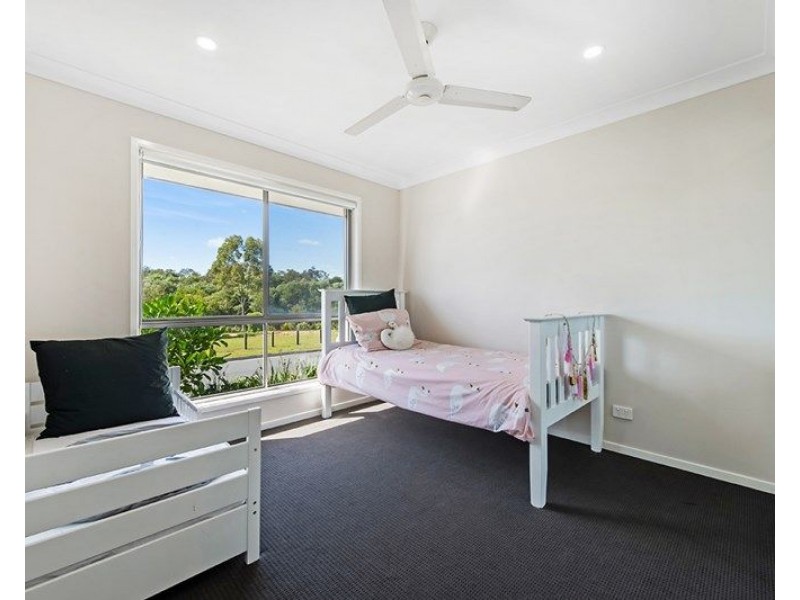 19 Sundown Circuit, North Lakes QLD 4509