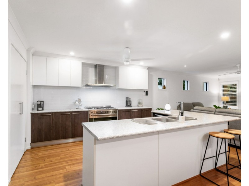 4 Satinash Court, North Lakes QLD 4509