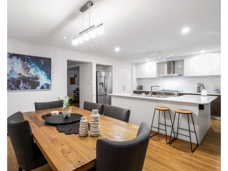 4 Satinash Court, North Lakes QLD 4509