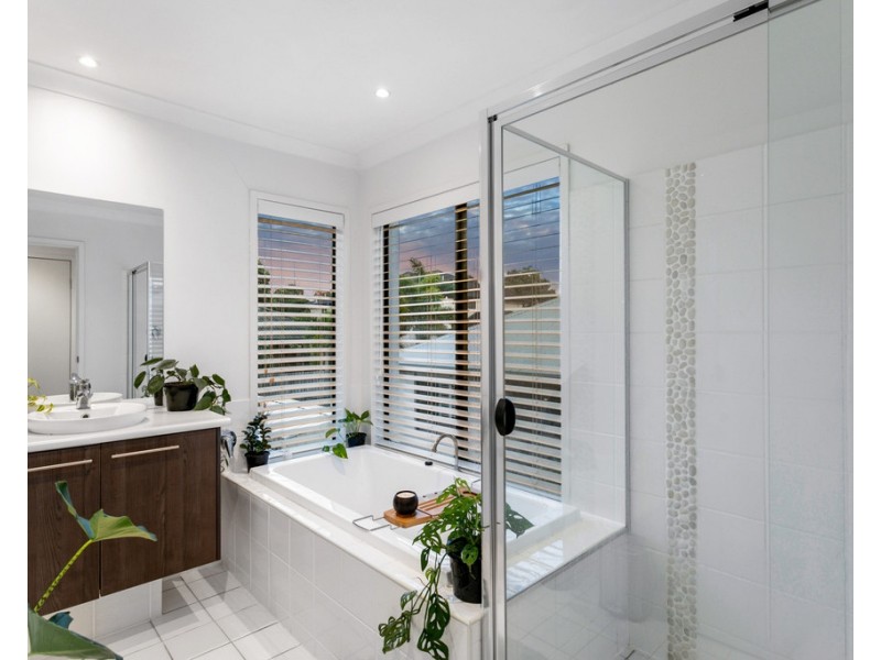 4 Satinash Court, North Lakes QLD 4509