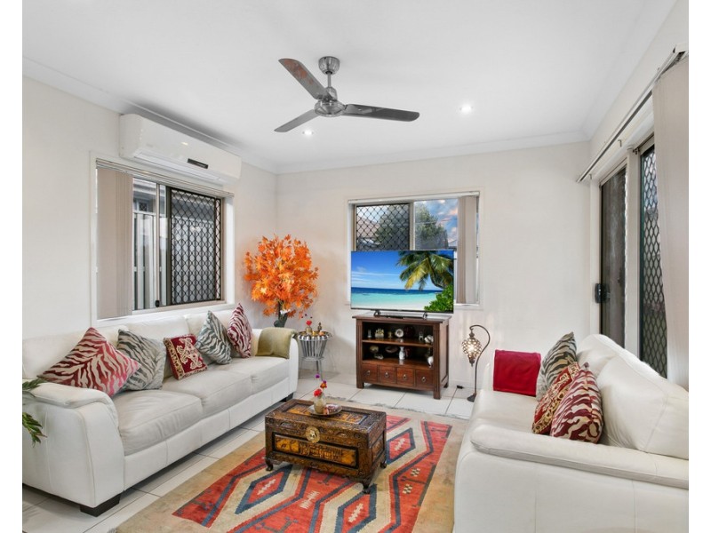 4 Riviera Crescent, North Lakes QLD 4509