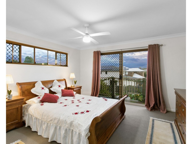 4 Riviera Crescent, North Lakes QLD 4509