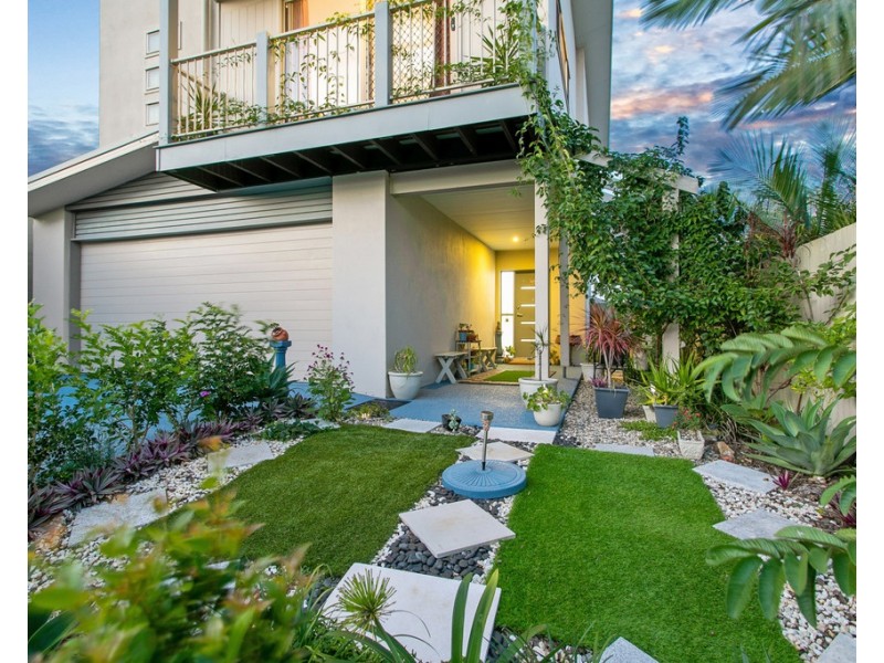 4 Riviera Crescent, North Lakes QLD 4509