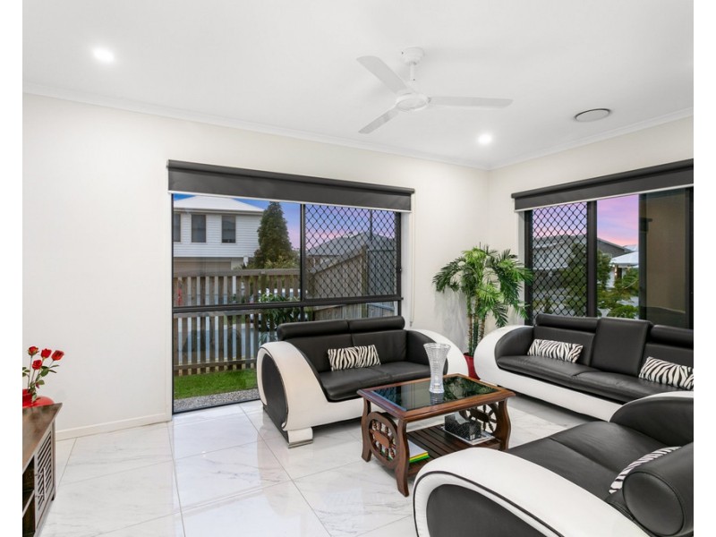 15 Cooloola Crescent, North Lakes QLD 4509