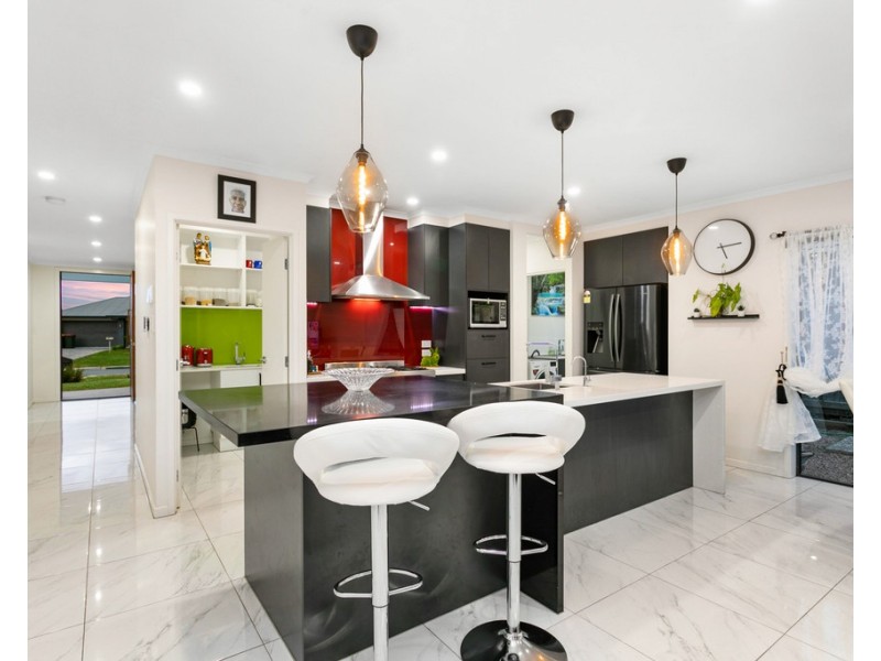 15 Cooloola Crescent, North Lakes QLD 4509