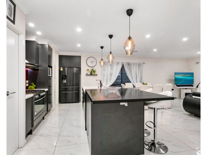 15 Cooloola Crescent, North Lakes QLD 4509