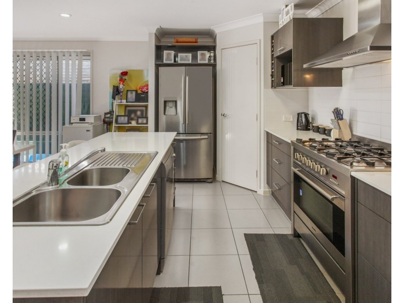 9 Severn Crescent, North Lakes QLD 4509