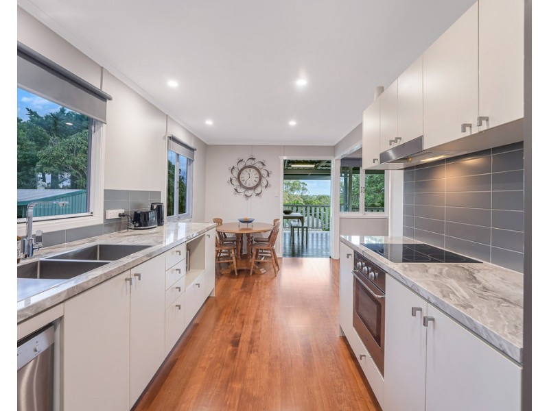 9 Crest Street, Kallangur QLD 4503