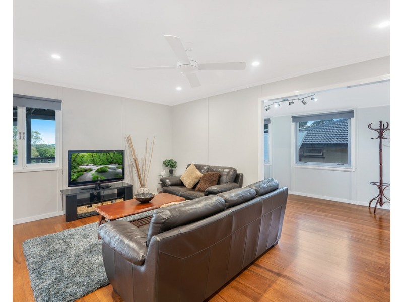 9 Crest Street, Kallangur QLD 4503