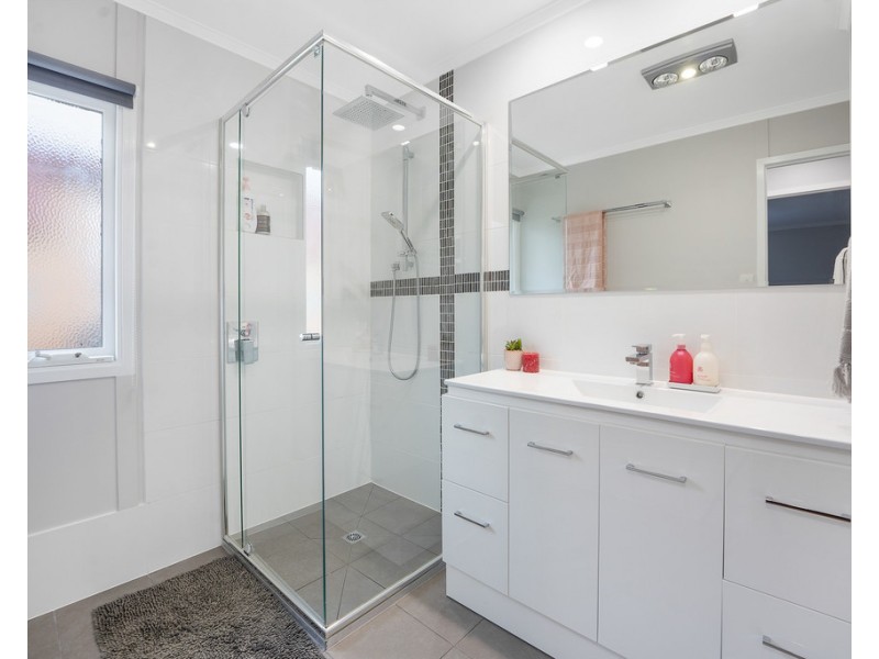 9 Crest Street, Kallangur QLD 4503