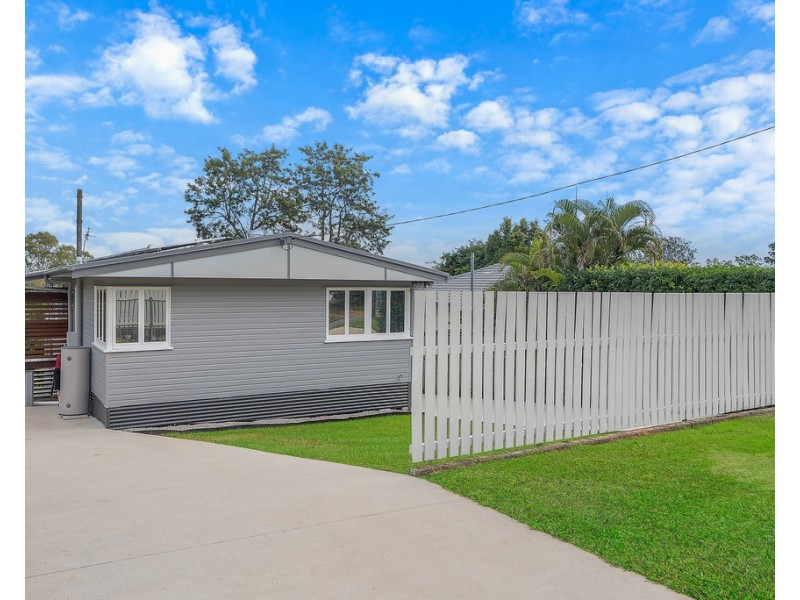 9 Crest Street, Kallangur QLD 4503
