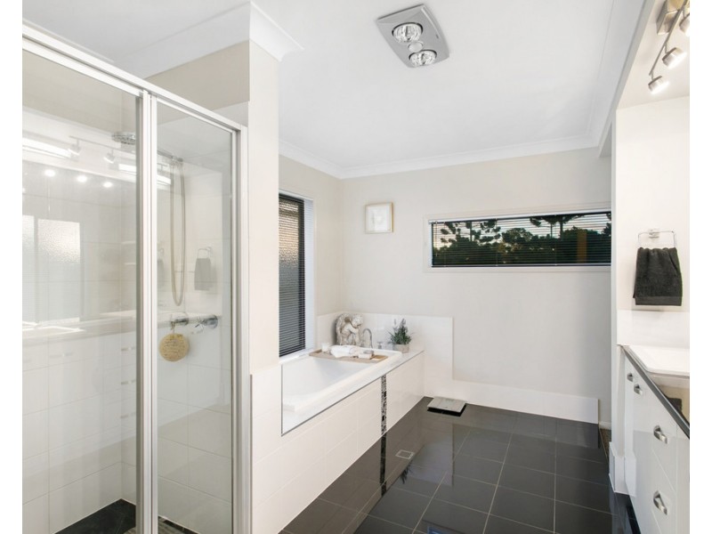 15 Bridgeport Drive, North Lakes QLD 4509