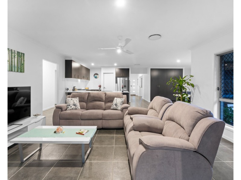 35 Tarong Avenue, North Lakes QLD 4509