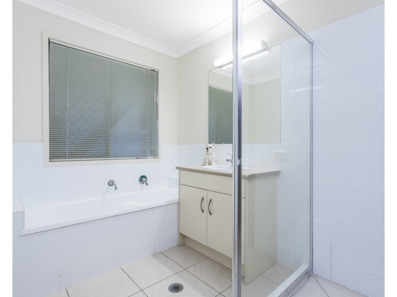 8 Daintree Circuit, North Lakes QLD 4509