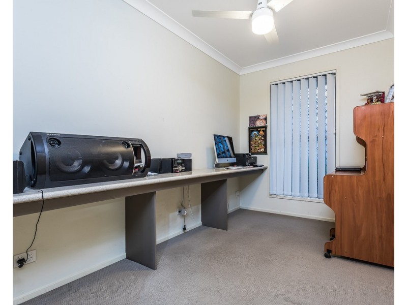 8 Daintree Circuit, North Lakes QLD 4509