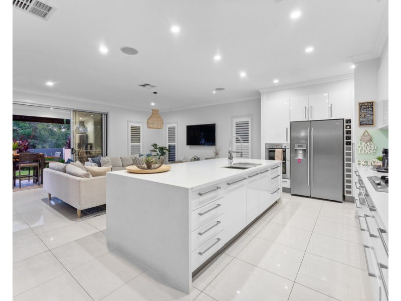 15 Kennedy Court, North Lakes QLD 4509