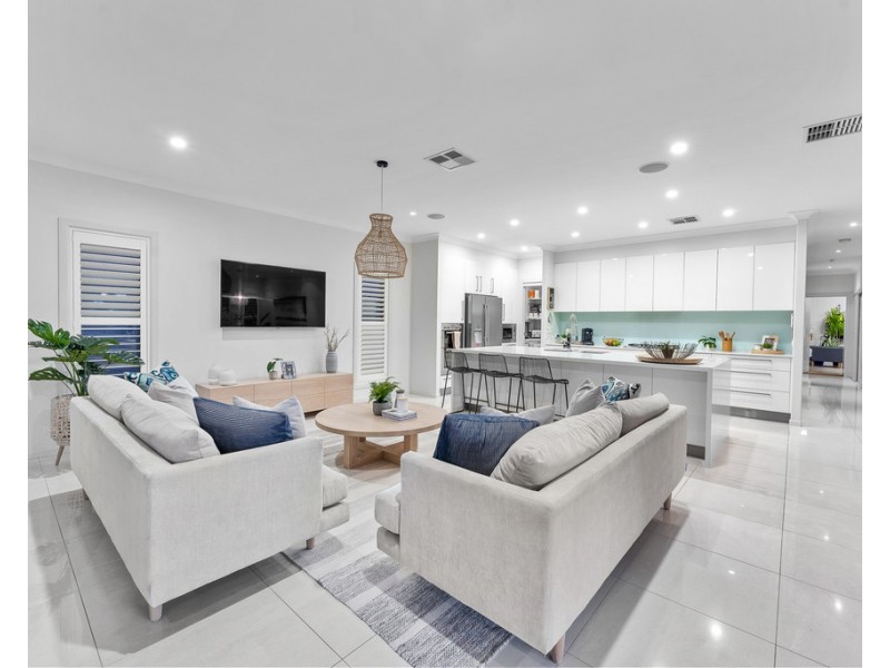 15 Kennedy Court, North Lakes QLD 4509