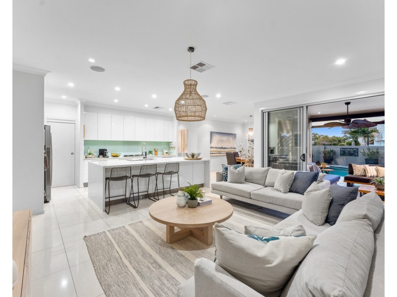 15 Kennedy Court, North Lakes QLD 4509