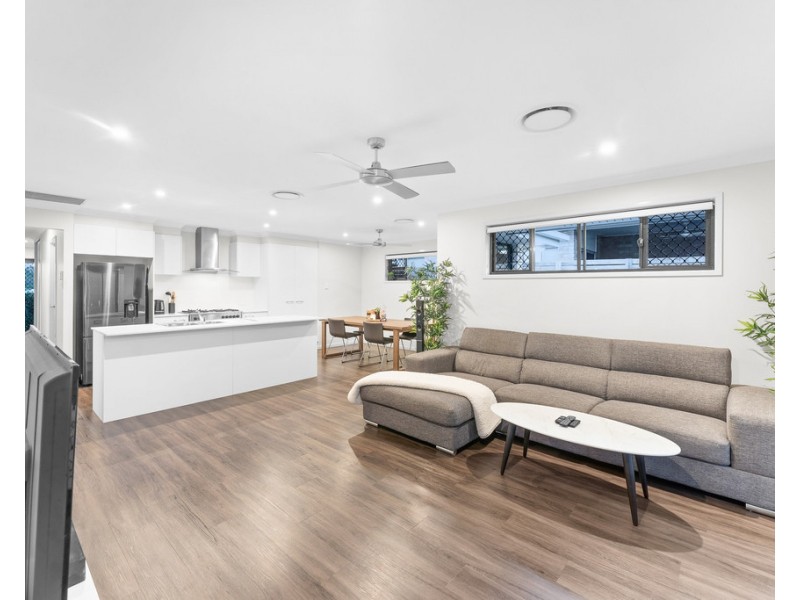 17 Attenborough Circuit, North Lakes QLD 4509