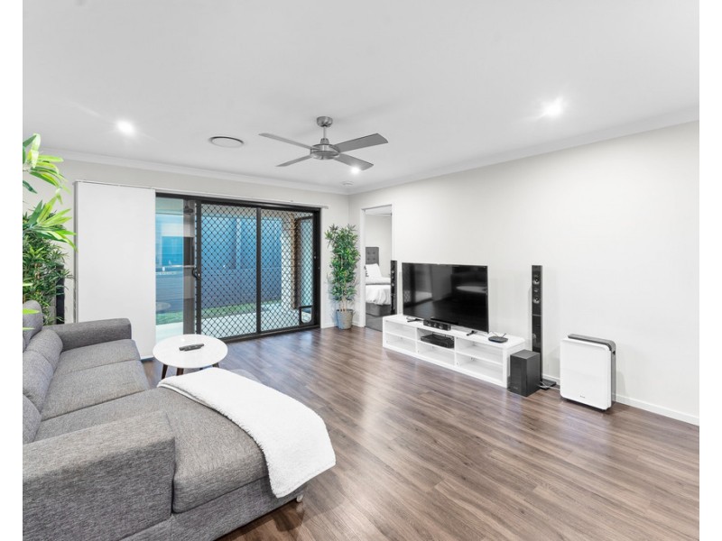 17 Attenborough Circuit, North Lakes QLD 4509