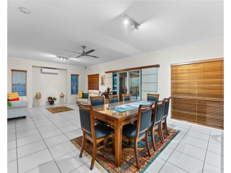 27 Kurrajong Circuit, North Lakes QLD 4509