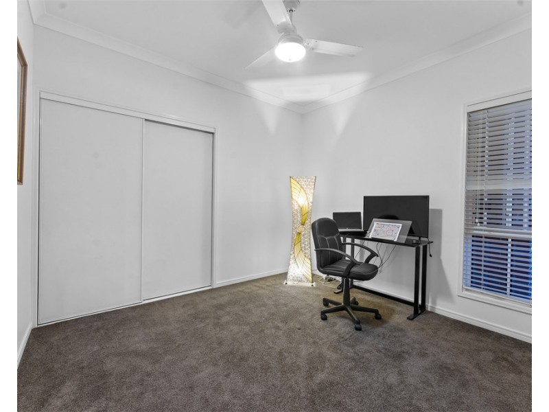 27 Kurrajong Circuit, North Lakes QLD 4509