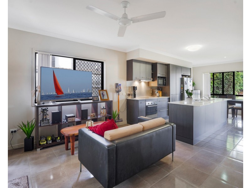 2/7 First Street, North Lakes QLD 4509