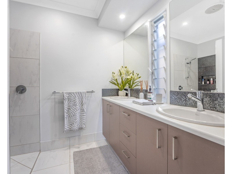 34 Dickson Crescent, North Lakes QLD 4509