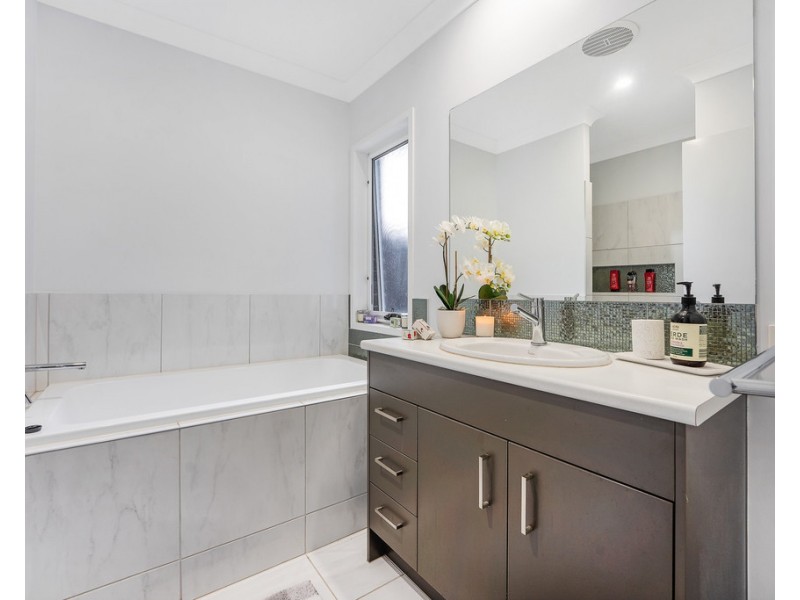 34 Dickson Crescent, North Lakes QLD 4509