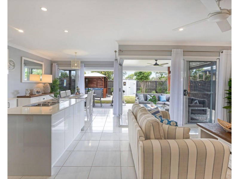 34 Dickson Crescent, North Lakes QLD 4509