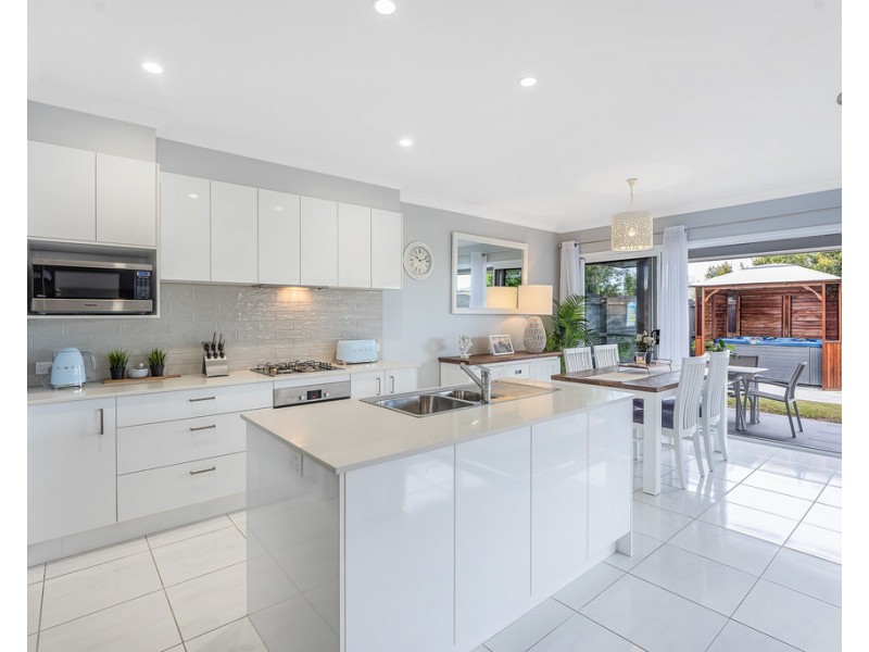 34 Dickson Crescent, North Lakes QLD 4509