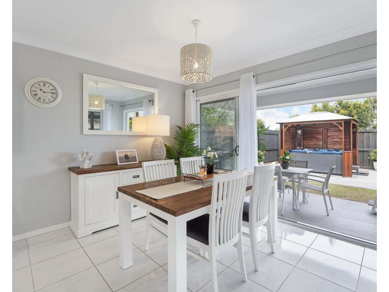 34 Dickson Crescent, North Lakes QLD 4509