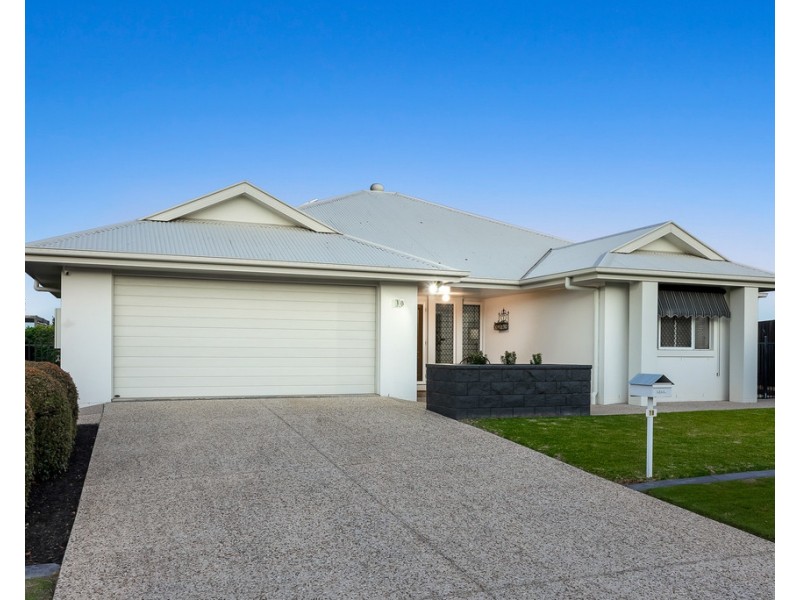 18 Rawlins Crescent, North Lakes QLD 4509