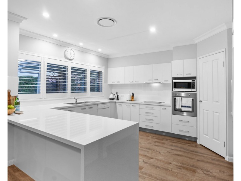18 Rawlins Crescent, North Lakes QLD 4509