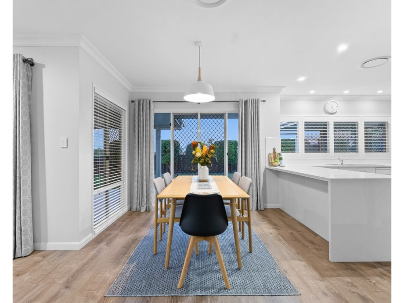 18 Rawlins Crescent, North Lakes QLD 4509