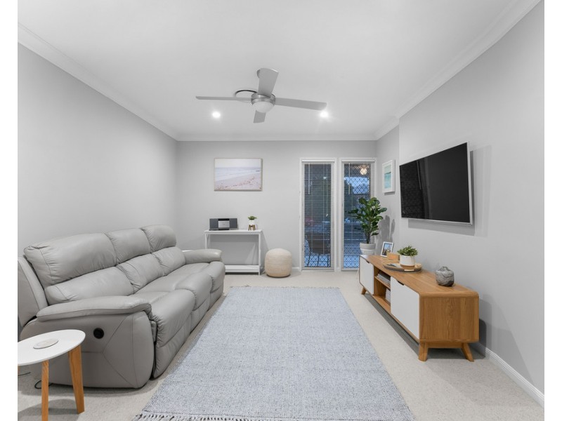 18 Rawlins Crescent, North Lakes QLD 4509