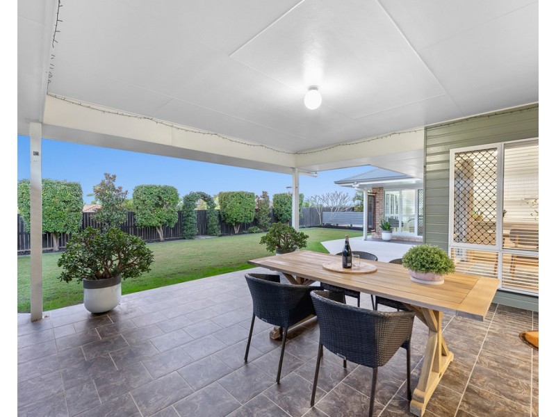 18 Rawlins Crescent, North Lakes QLD 4509